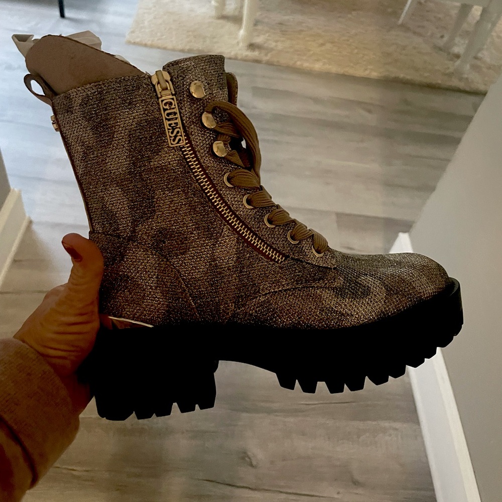 Guess platform sparkly boot, size 6M. Never worn.